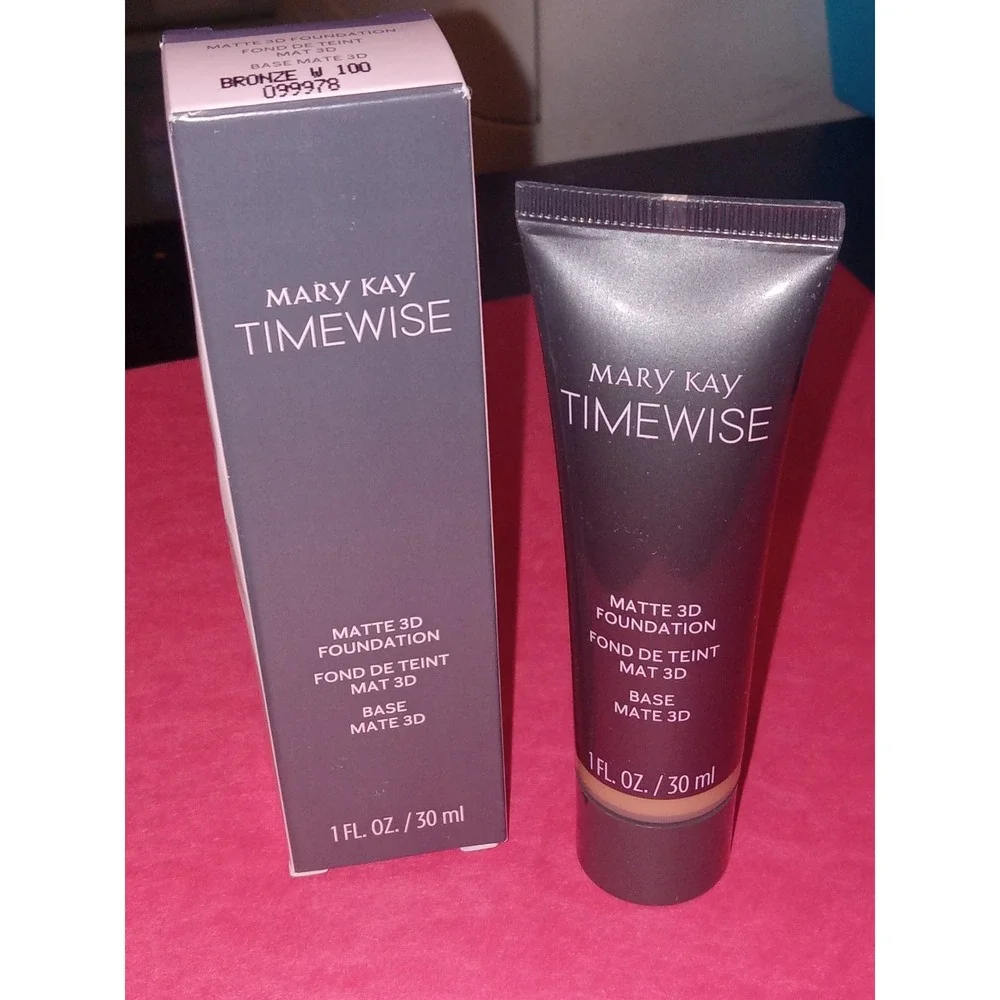Mary Kay Matte 3D Foundation Bronze W100 #099978 - NIB W 100
